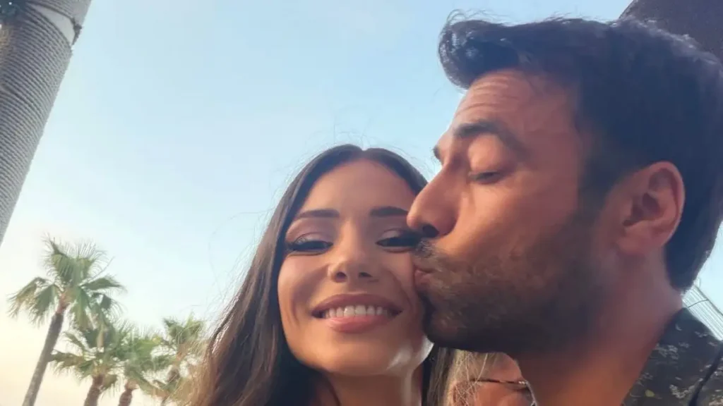 Ο Αντρέας Γεωργίου και η Σιμώνη Χριστοδούλου βάφτισαν την μικρή τους κόρη σε μία πανέμορφη τελετή