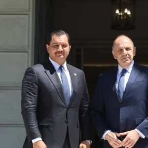 Συνάντηση Γιώργου Γεραπετρίτη με τον Σαντάμ Χαφταρ: Θαλάσσιες ζώνες και μεταναστευτικό την ατζέντα της συζήτησης