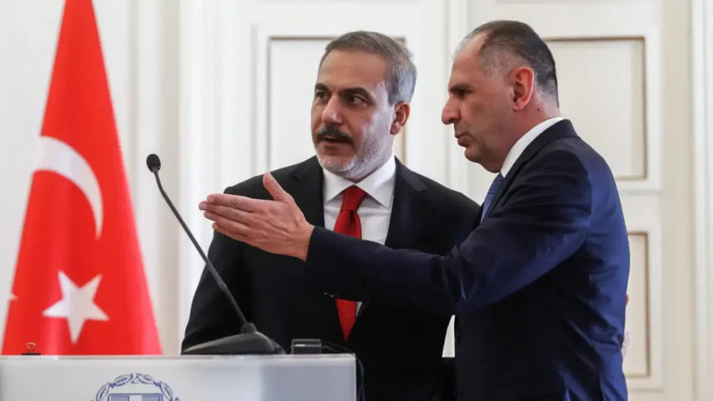 Ανοιχτό το ενδεχόμενο συνάντησης Γεραπετρίτη και Φιντάν: «Γαλάζια Πατρίδα», Αιγαίο και Κυπριακό στην ατζέντα