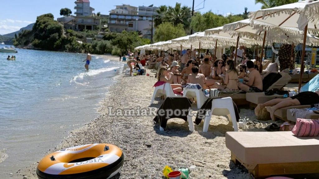 Έκλεψε ένα αυτοκίνητο, "μπούκαρε" σε σπίτι και μετά πήγε για μπάνιο στη Γλύφα - Τι τον "πρόδωσε" και βρέθηκε με χειροπέδες