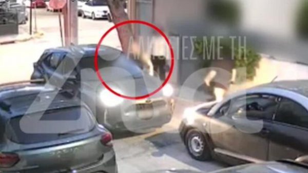 Ίλιον: Ο σοκαριστικός διάλογος του νταή με τη γυναίκα οδηγό - "Δεν θα κάνω εγώ πίσω 100 μέτρα"