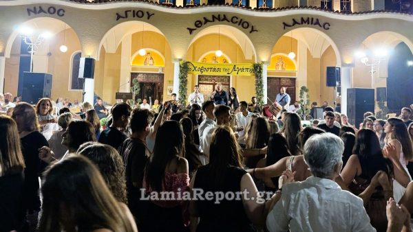 Τα Γαλανέικα έγιναν ένας μεγάλος χορευτικός κύκλος στο «Χοροστάσι της Αγάπης» (ΦΩΤΟ)