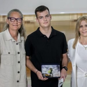 Η ΔΔΕ Φθιώτιδας βραβεύει το μαθητή που διακρίθηκε στο διαγωνισμό συγγραφής Σεναρίου Ταινίας