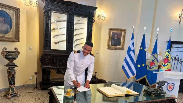 Ο Εμμανουήλ Καραλής ορκίστηκε αξιωματικός του Πολεμικού Ναυτικού – Μαζί του και Ολυμπιονίκες του Παρισιού
