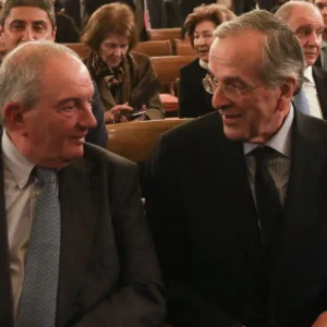 Η ομιλία Σαμαρά στην Κρήτη, τα σενάρια εκλογών και οι όροι Καραμανλή για συνάντηση με τον Μητσοτάκη