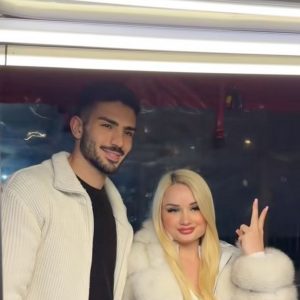 Viral κούκλος 25χρονος καστανάς στην Κωνσταντινούπολη, σπεύδουν όλοι να φωτογραφηθούν μαζί του [βίντεο]