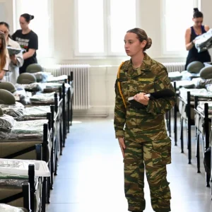 Οι πρώτες γυναίκες στον στρατό παρουσιάστηκαν στη Λαμία (ΒΙΝΤΕΟ-ΦΩΤΟ)