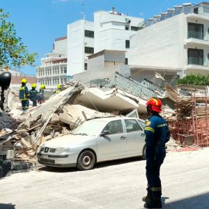 Κατέρρευσε πολυκατοικία στα Πετράλωνα, αναφορές για εγκλωβισμένους στα συντρίμμια - Άνδρες της 7ης ΕΜΑΚ από τη Λαμία σπεύδουν για βοήθεια (ΦΩΤΟ-ΒΙΝΤΕΟ)
