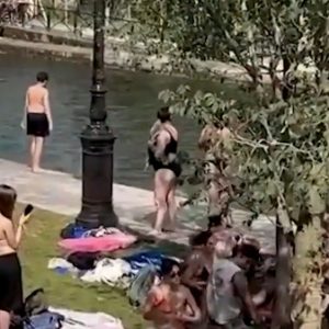 Η Ευρώπη "βράζει": Τέταρτο παιδί νεκρό στη Γαλλία - Ο καύσωνας αλλάζει μέτωπο