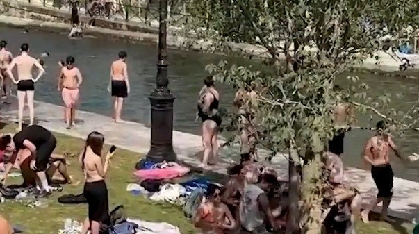 Η Ευρώπη "βράζει": Τέταρτο παιδί νεκρό στη Γαλλία - Ο καύσωνας αλλάζει μέτωπο