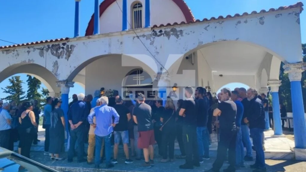 Θρήνος στο τελευταίο αντίο στη 45χρονη Σταυρούλα που δολοφονήθηκε στα Χανιά, δικαιοσύνη ζητούν οι συγγενείς
