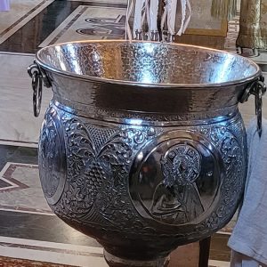Πανικός σε βάφτιση στο Βόλο, όταν το μωρό έχασε τις αισθήσεις του στην κολυμπήθρα