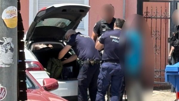 Λάρισα: 26χρονος βγήκε γυμνός στο δρόμο
