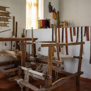 Υφαίνοντας πολύτιμους δεσμούς μέσα από τις τέχνες χειρός από το Λύκειον των Ελληνίδων Λαμίας και τον Σύλλογο Εκπαιδεύσεως Νεανίδων