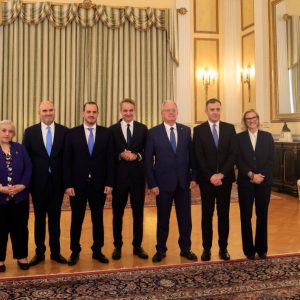 Ορκίστηκαν τα νέα μέλη της κυβέρνησης στο Προεδρικό Μέγαρο