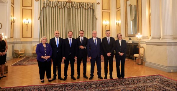 Ορκίστηκαν τα νέα μέλη της κυβέρνησης στο Προεδρικό Μέγαρο