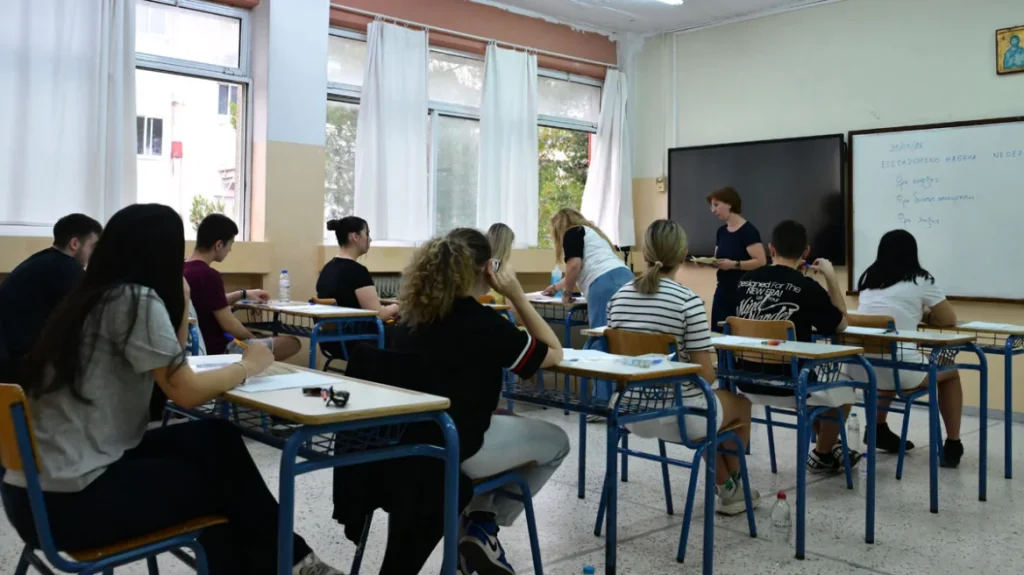 Πανελλαδικές 2026: Βατά τα θέματα στη Φυσική, για καλά προετοιμασμένους Ιστορία και Οικονομία, δείτε τις απαντήσεις