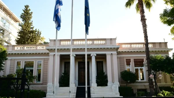 Ο «μίνι» ανασχηματισμός και το σενάριο των πρόωρων εκλογών: Ο Μαρινάκης, η Σδούκου, ο Ρουσόπουλος και ο Αμυράς ανάμεσα στα ονόματα που ακούγονται
