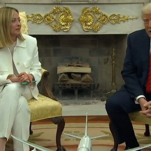 Από τα μέλια... στο φαρμάκι: Το «προπατορικό αμάρτημα» που έφερε τη ρήξη μεταξύ Τραμπ και Μελόνι