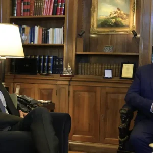 Μητσοτάκης σε Τασούλα: Σύντομα επιστρέφουμε στην κανονικότητα στα καύσιμα – Χρέος της κυβέρνησης να στηρίζει την κοινωνία