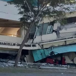 Τουλάχιστον 15 οι νεκροί από τον σεισμό 7,8 Ρίχτερ στις Φιλιππίνες, συγκλονιστικά βίντεο με κτίρια να καταρρέουν και παιδιά να κλαίνε