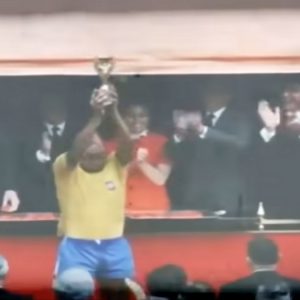 «Αρχίζει το ματς»: Μια απίστευτη ιστορία από την Ελληνική επαρχία για το Μουντιάλ του Μεξικού