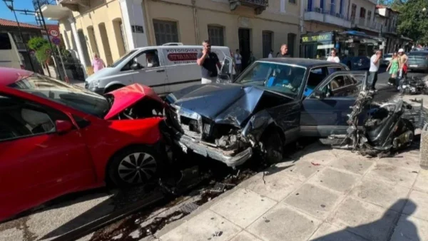 Αφαιρέθηκε το δίπλωμα από τον ηλικιωμένο οδηγό που προκάλεσε το σοβαρό τροχαίο στη Ναύπακτο
