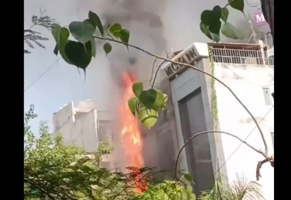 Τραγωδία στην Ινδία: 21 νεκροί από φωτιά σε ξενοδοχείο – Ένοικοι πηδούσαν στο κενό για να σωθούν