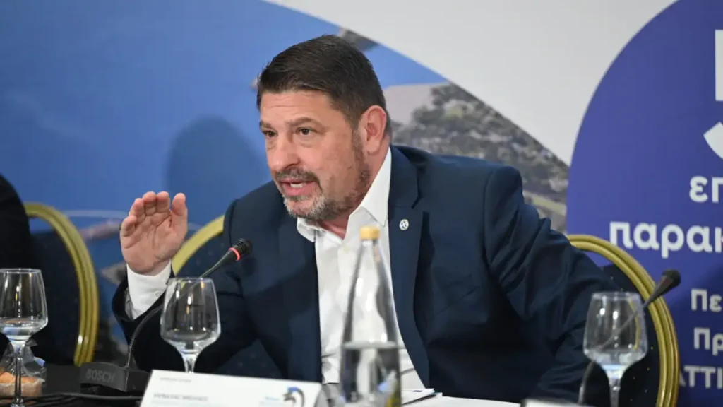 Νίκος Χαρδαλιάς: Άγνωστοι έγραψαν συνθήματα έξω από το σπίτι του στην Αγία Παρασκευή Αττικής