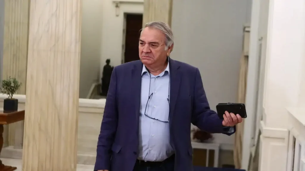 ΠΑΣΟΚ κατά ΕΛΑΣ για δήλωση Μπίστη: «Είναι επίσημη θέση ότι δεν πρέπει να προχωρήσει το καλώδιο Ελλάδας – Κύπρου;»