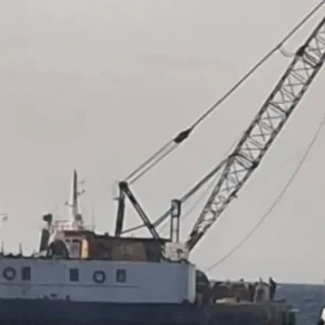 Οινούσσες: Θαλαμηγός προσάραξε στα ανοιχτά – Σώοι οι επιβαίνοντες