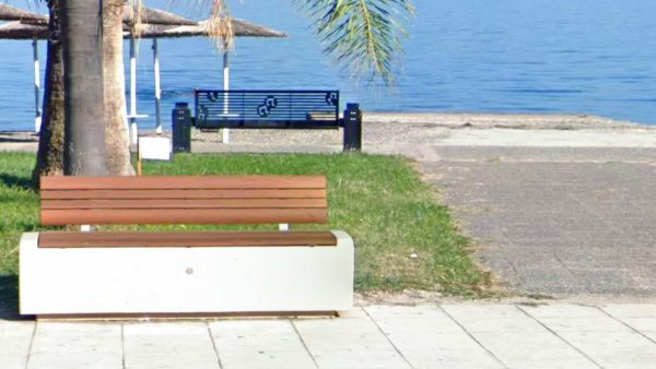 Σοκ στα Καμένα Βούρλα: Τον βρήκαν νεκρό στο παγκάκι
