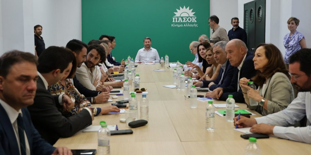 Άγρια καρφιά μεταξύ Ανδρουλάκη και Διαμαντοπούλου με Δούκα για το άνοιγμα στον Τσίπρα, όσα έγιναν στο πολιτικό συμβούλιο του ΠΑΣΟΚ