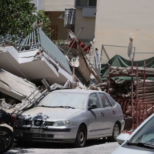 Πετράλωνα: Σε απόγνωση οι ένοικοι της πολυκατοικίας που κατέρρευσε – «Χάσαμε ό,τι είχαμε και δεν είχαμε»