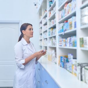 Ζητείται φαρμακοποιός ή βοηθός φαρμακείου στη Λαμία