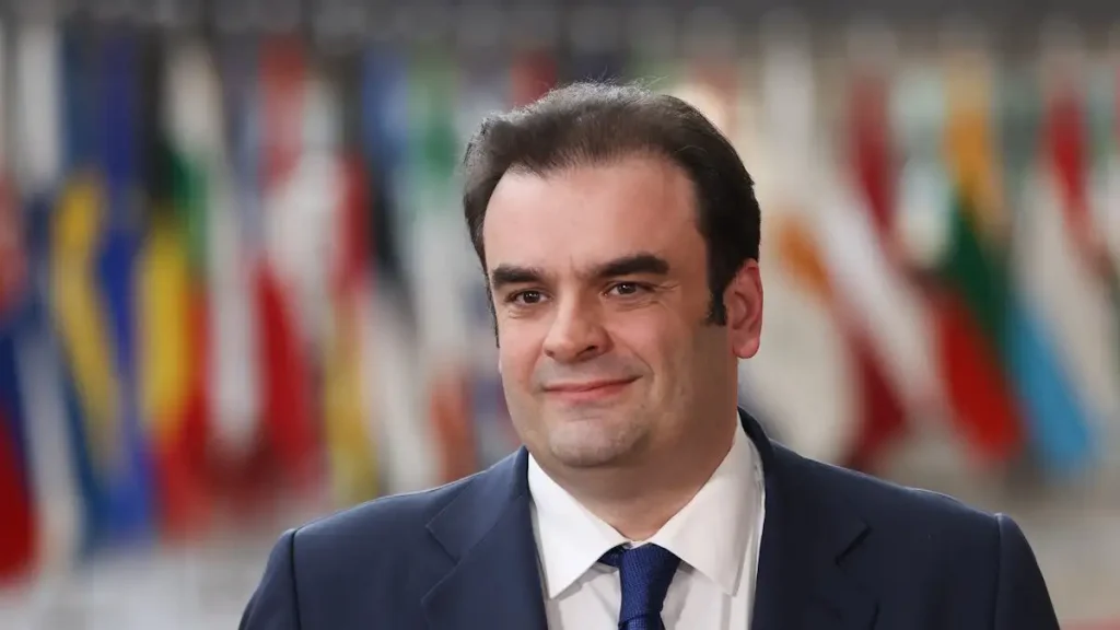 Ο Πιερρακάκης στο Λουξεμβούργο για Eurogroup και ECOFIN – Η ατζέντα και το δείπνο με τον Γιούνκερ