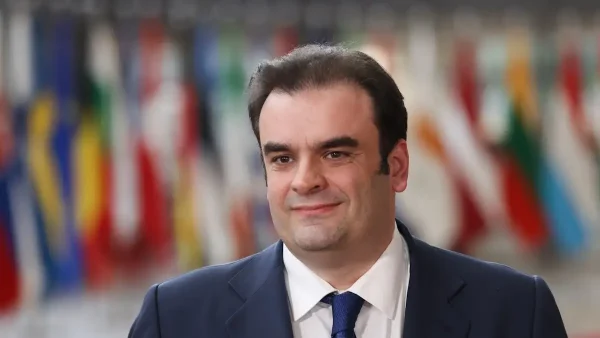 Ο Πιερρακάκης στο Λουξεμβούργο για Eurogroup και ECOFIN – Η ατζέντα και το δείπνο με τον Γιούνκερ