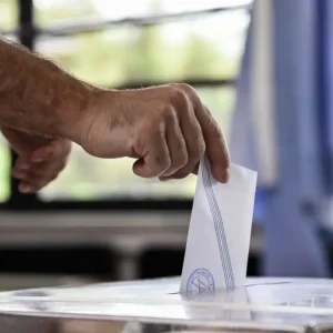 Δημοσκόπηση Marc: Πρωτιά για τη Νέα Δημοκρατία, σταθερά δεύτερος ο Τσίπρας – «Μάχη» Καρυστιανού και ΠΑΣΟΚ για την 3η θέση