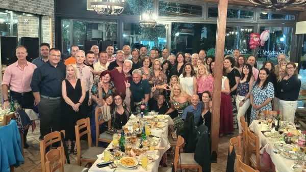 5ο ΓΕΛ Λαμίας: Οι απόφοιτοι του '96 συναντήθηκαν 30 χρόνια μετά! (ΦΩΤΟ)