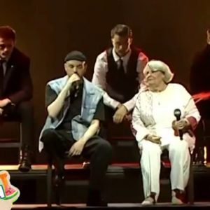Ο APON ανακοίνωσε πως θα γίνει για πρώτη φορά πατέρας – Η διπλή βράβευση και η ερμηνεία στα MAD VMA 2026