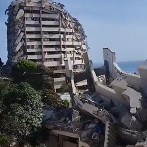 Σεισμοί στη Βενεζουέλα: Με τα χέρια σκάβουν για να βρουν επιζώντες στα ερείπια – Στους 235 οι νεκροί, πάνω από 30.000 οι αγνοούμενοι