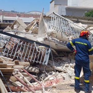 Κατέρρευσε πολυκατοικία στα Πετράλωνα, αναφορές για εγκλωβισμένους - Άνδρες της 7ης ΕΜΑΚ από τη Λαμία σπεύδουν για βοήθεια (ΦΩΤΟ-ΒΙΝΤΕΟ)