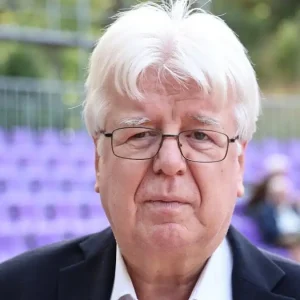 Σιακαντάρης σε Φάμελλο: Θετική η πιθανή ένταξη έμπειρων στελεχών του ΣΥΡΙΖΑ στην ΕΛΑΣ του Αλέξη Τσίπρα