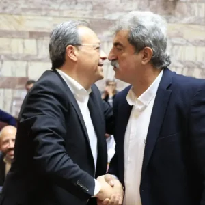 Ο Παύλος Πολάκης ζητά την παραίτηση του Σωκράτη Φάμελλου και διεκδικεί την προεδρία του ΣΥΡΙΖΑ