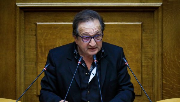 "Καρφιά" Μπιμπίλα για τους ηθοποιούς που στηρίζουν την ΕΛ.Α.Σ: "Είναι απεργοσπάστες και πάνε με τον Τσίπρα"