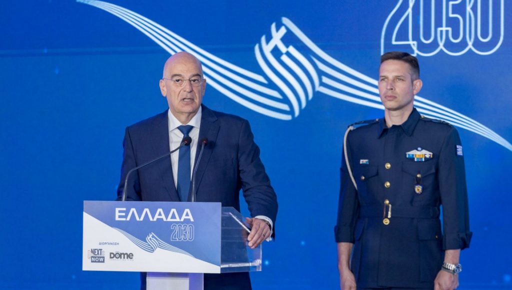 Νέο εργοστάσιο παραγωγής drones ανακοίνωσε ο Νίκος Δένδιας στο συνέδριο «Ελλάδα 2030» – Πού θα εκπαιδεύονται οι πιλότοι τους