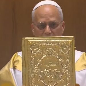 Ιστορική τελετή στη Σαγράδα Φαμίλια: Πανηγυρική λειτουργία με τον Πάπα Λέοντα για τα 100 χρόνια από τον θάνατο του Γκαουντί