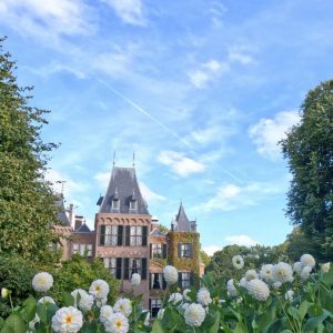 Η στιγμή που 13χρονος πέφτει από παιχνίδι στη Disneyland σε καταρράκτη 15 μέτρων