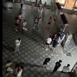 Σεισμός 5,3 Ρίχτερ στην Κίνα: Κάτοικοι βγαίνουν πανικόβλητοι έξω από τα σπίτια τους - Δείτε βίντεο