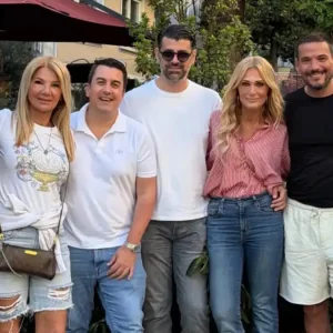 Νατάσα Θεοδωρίδου και Γιάννης Καρυπίδης στην Κωνσταντινούπολη – Στην παρέα Κώστας Τσουρός και Πάνος Κατσαρίδης